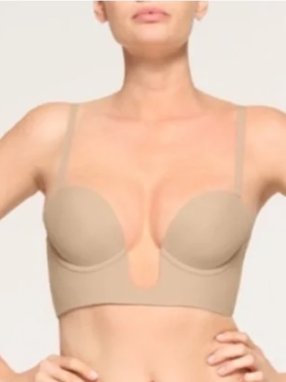 Skims Deep Plunge Shapewear Bra strapless NWT in Clay